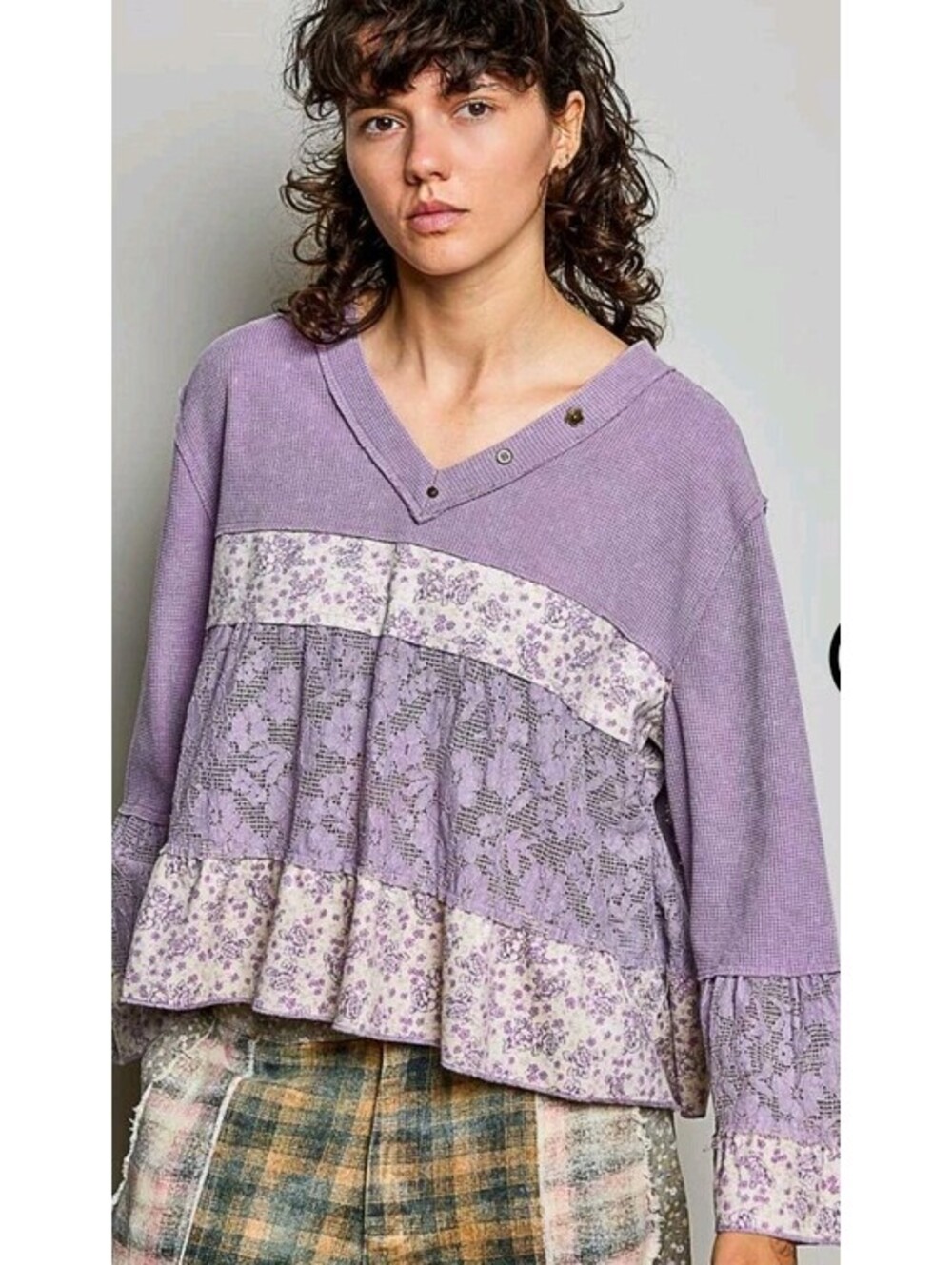 POL Thermal Rumba Ruffle V Neck Top Baby Lilac Sz M